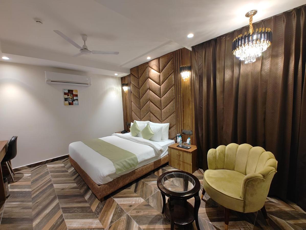 Grand Luxotica By Dls Hotels 德拉敦 外观 照片