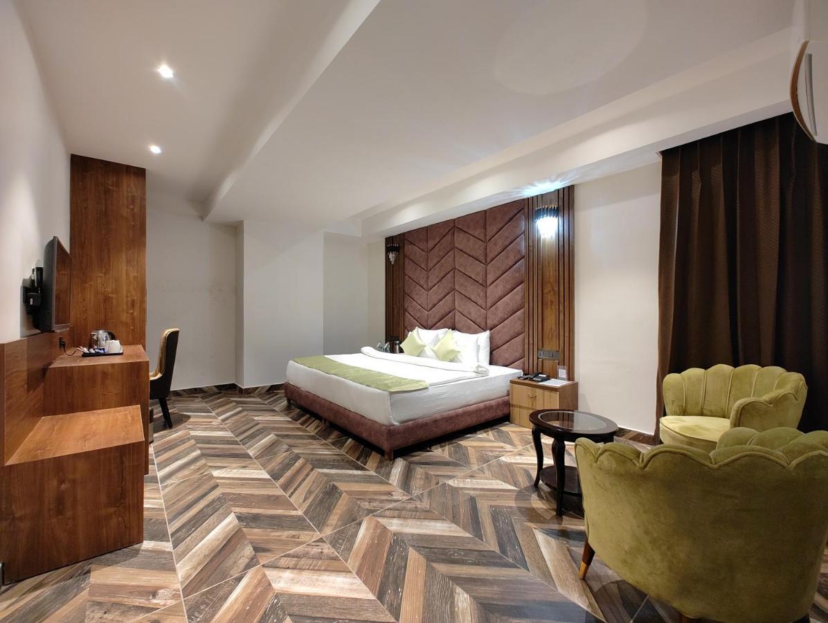 Grand Luxotica By Dls Hotels 德拉敦 外观 照片