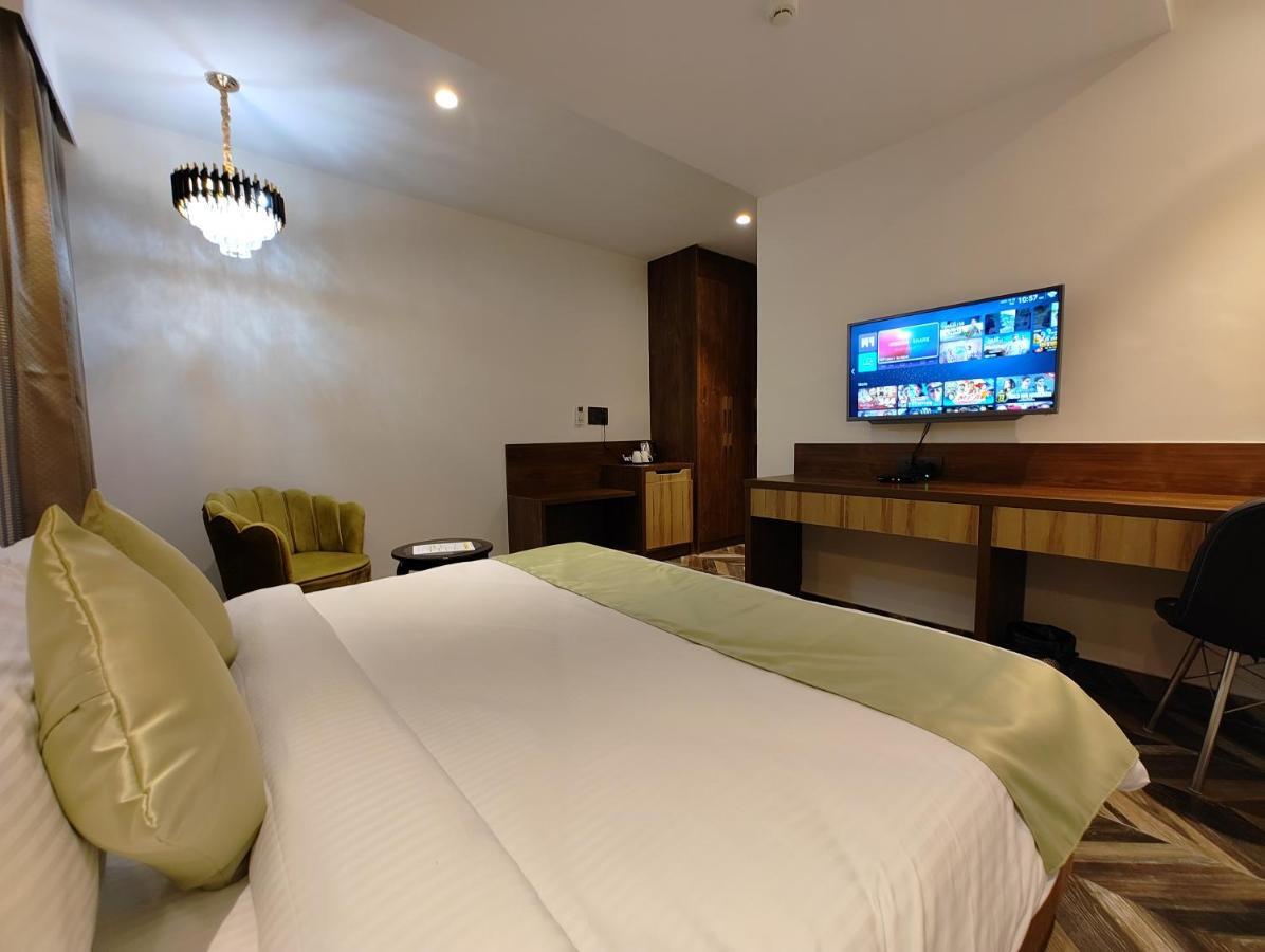 Grand Luxotica By Dls Hotels 德拉敦 外观 照片