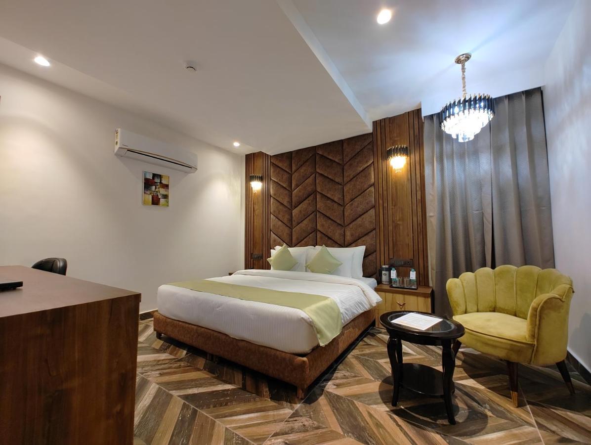 Grand Luxotica By Dls Hotels 德拉敦 外观 照片