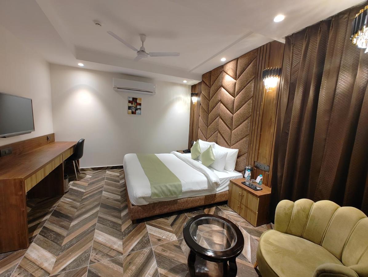 Grand Luxotica By Dls Hotels 德拉敦 外观 照片